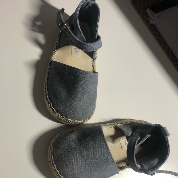 Cute jean sandals for girls - Picture 2 of 4